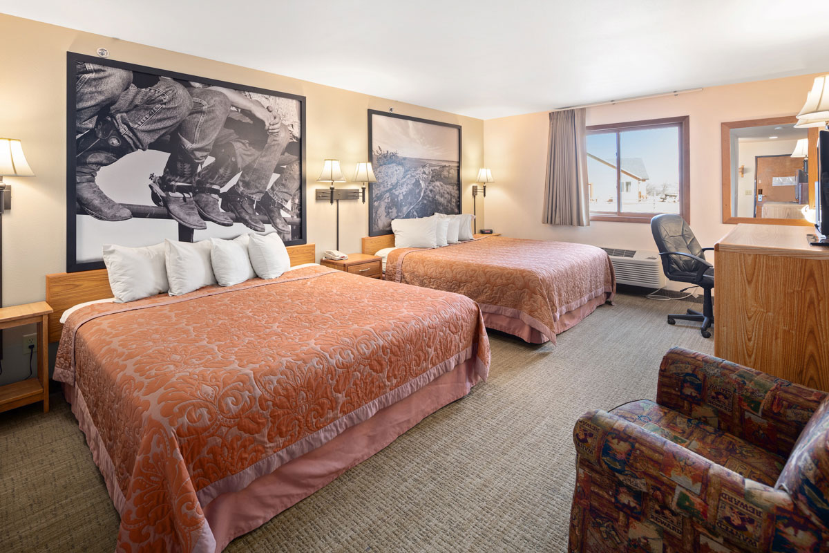 deluxe hotel room in hardin mt