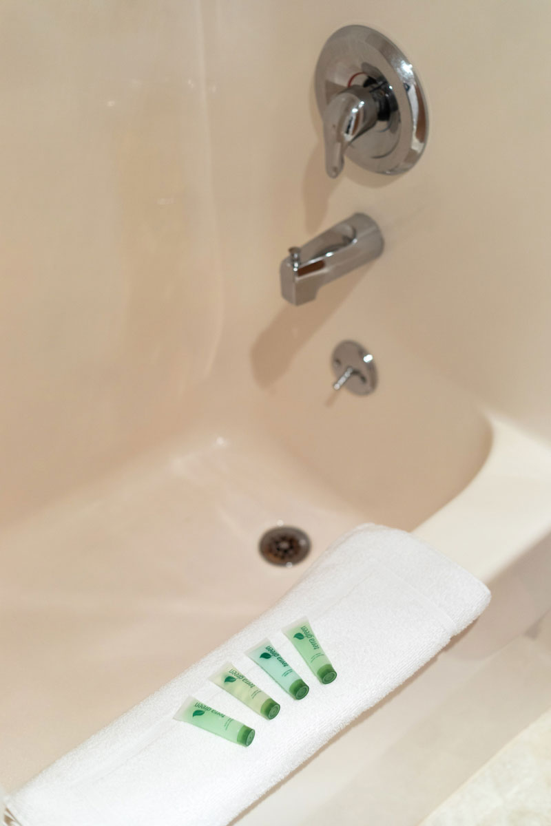 affordable clean hotel hardin montana